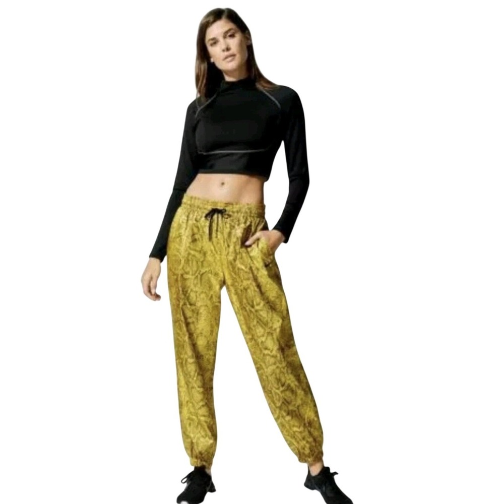 Nike Women's L Yellow Snake Print Jogger Track Pants Mesh Liner Size L NEW